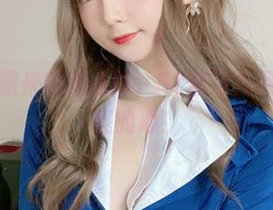 全套制服来的真适时，51酱用九月俘获了我的心！