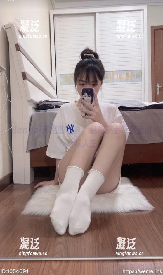 Bangni邦尼的写真，魅魔护士带你走出乏味人生