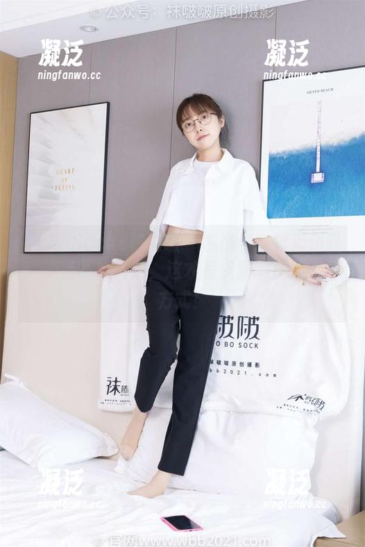 BoBoSocks袜啵啵-熊熊 BoBoSocks袜啵啵 - 熊熊与安踏运动鞋:跑步不如自拍,这才是资源的正确打开方式!