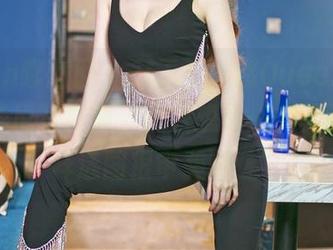 Feilin嗲囡囡 – 对于王婉悠Queen的最新比基尼写真集，我只想说：“天啊，这样选图很审美啊！”