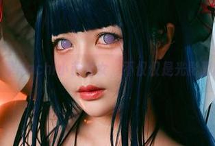 照片记录Hachi小芭修女，不仅仅是光影里的沉默