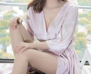 MSLASS梦丝女神 – 乔儿的在线写真：舞蹈服跟黑色丝袜，这搭配越来越混搭的风范啊。