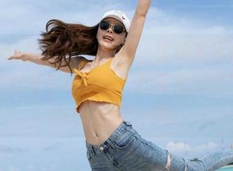 MiStar魅妍社 – 妹妹，这种写真居然能让人想到童年和成年，打破次元壁的娜露Selena不一般。