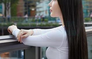 MiiTao蜜桃社 – 最新的米琪MIKI夏天照片，光影交错之间，突然想到了冰淇淋，但没吃到。
