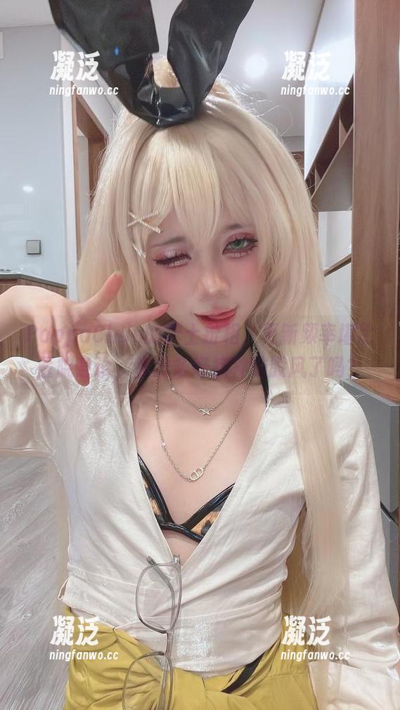 PoppaChan PoppaChan的护士扮相,更新频率堪比医院急诊,你准备好接种这股风了吗?