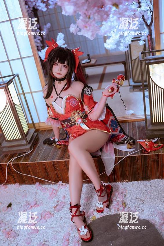 Quan冉有点饿 Quan冉有点饿:黑色与饥饿的合拍,谁来为我解读一下?