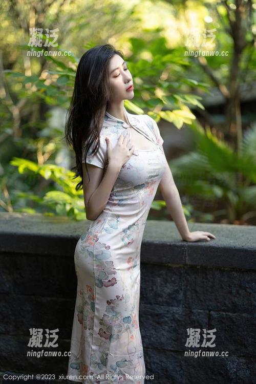 Xiuren秀人网-Cheryl青树 Xiuren秀人网 - Cheryl青树的天台写真,只有她能让建筑物都羡慕的姿态!