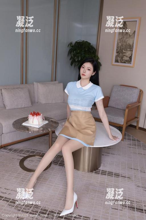 Xiuren秀人网 - 容容容Alice真会玩，学妹嘛，高清照片恰到好处