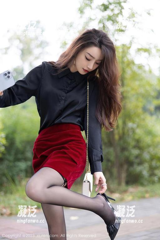 Xiuren秀人网 - 女王气场全开，李可儿的写真下载比你想象的还要强大！