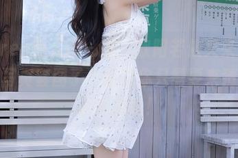 Xiuren秀人网 – 看，欧阳若依又来更新眼镜写真套图了，这次你只需要来猜我里面在想啥！