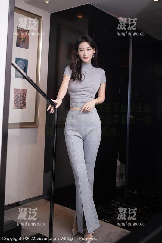 Xiuren秀人网 - 偶然发现在天台的王心怡：那原图里的画面和写真总有那么一点点调皮，像是在捉弄我。