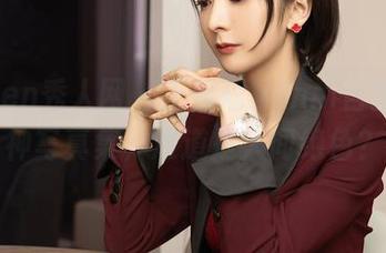 Xiuren秀人网 – 王馨瑶yanni自拍的女神写真集，难道是人间绝色？