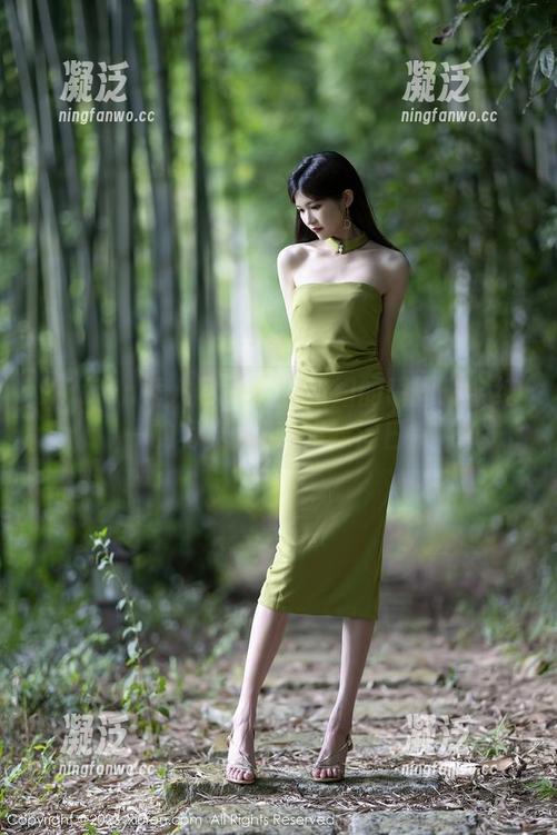 Xiuren秀人网 - 抓住姐姐的瞬间：金纯一的写真分享+姐妹淘日常