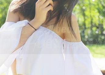YouMi尤蜜荟 – 菲儿beauty泳衣套图，下载前需要一秒自我提醒…要冷静哦
