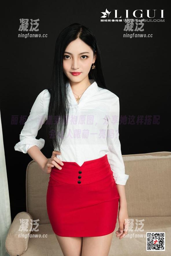 丽柜 - 潘潘穿旗袍原图，分享她这样搭配会让人眼前一亮吗？