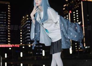 在你的负卿花嫁原图中，我仿佛能闻到糖果般的甜蜜和一丝许久没擦的眼泪！