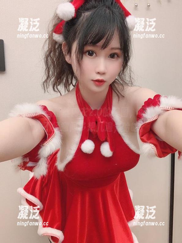 依依超级懒 依依超级懒蕾丝内衣2.0的美图,可能会让人不经意间多想几遍,哈哈。