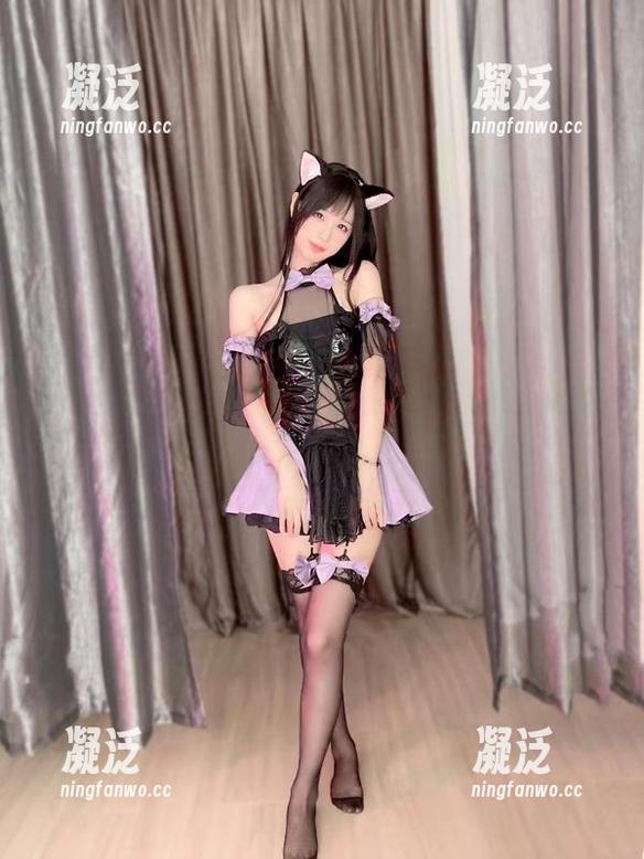 十万口草莓粥粥 微密圈 - 十万口草莓粥粥最新作品:修女的照片,这是什么风格?
