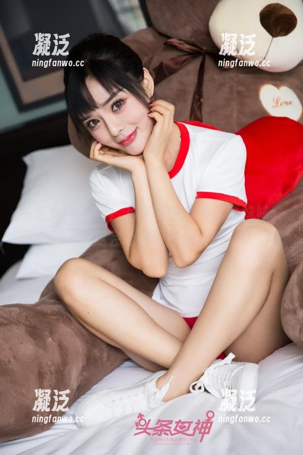 头条女神 - 看！月音瞳的超级高清妹妹，一定会让你眼前一亮！