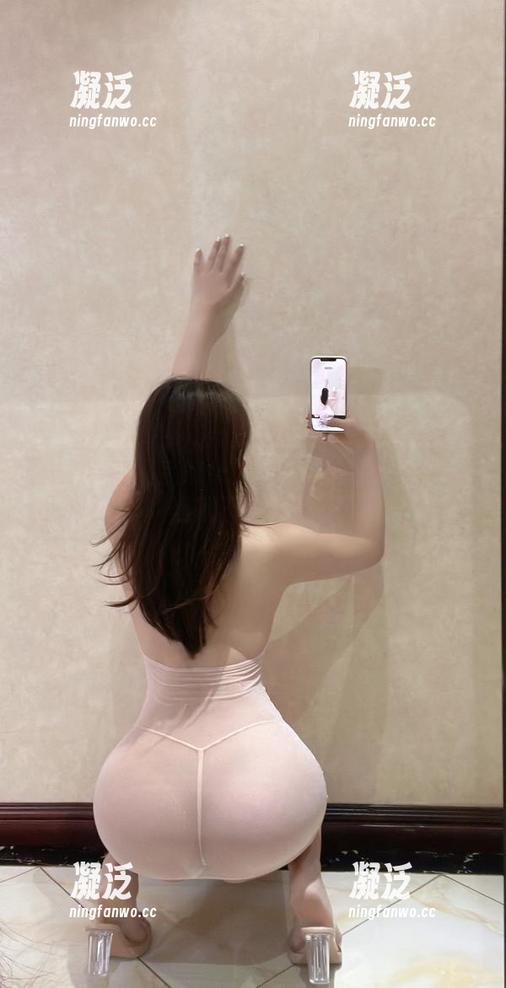 奶宝妹纸 微密圈 - 奶宝妹纸的职业装作品:谁说职场就不能妩媚?