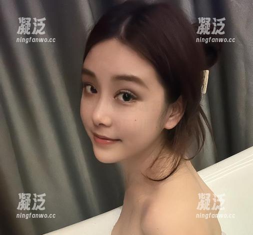 奶雯 微密圈 - 来自奶雯的红色战衣,你见过的最“另类”的福利图包。