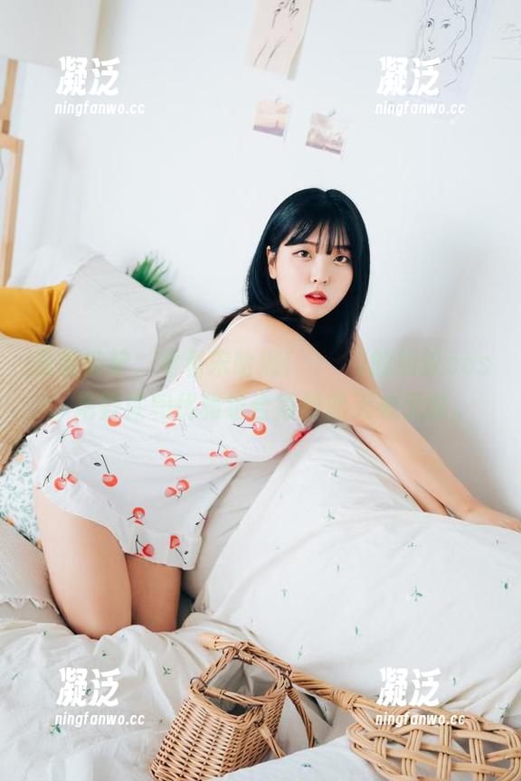 羡慕嫉妒，看看宋哈娜(송하나)的豹纹cos，把野性和优雅结合得如此天衣无缝。