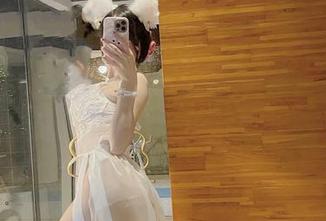 微密圈 – 看小玉吃果冻的死库水作品，心里暗暗想：谁能把自己藏在水里呢？