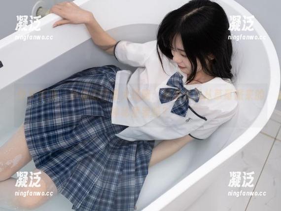 少女秩序-小鱼 少女秩序 - 小鱼的图集大揭晓:裤里丝是从草莓派来的神秘使者吗?