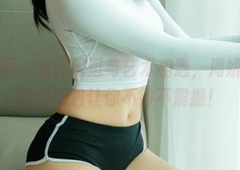 尤果网 – 校园闲逛与艺术相遇，周妍希的私房图包让你不得不震撼！