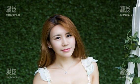 尤物馆-仓井优香 尤物馆 - 婚纱这么好看,仓井优香还真会挑,原图看起来也是心思满满的呢。