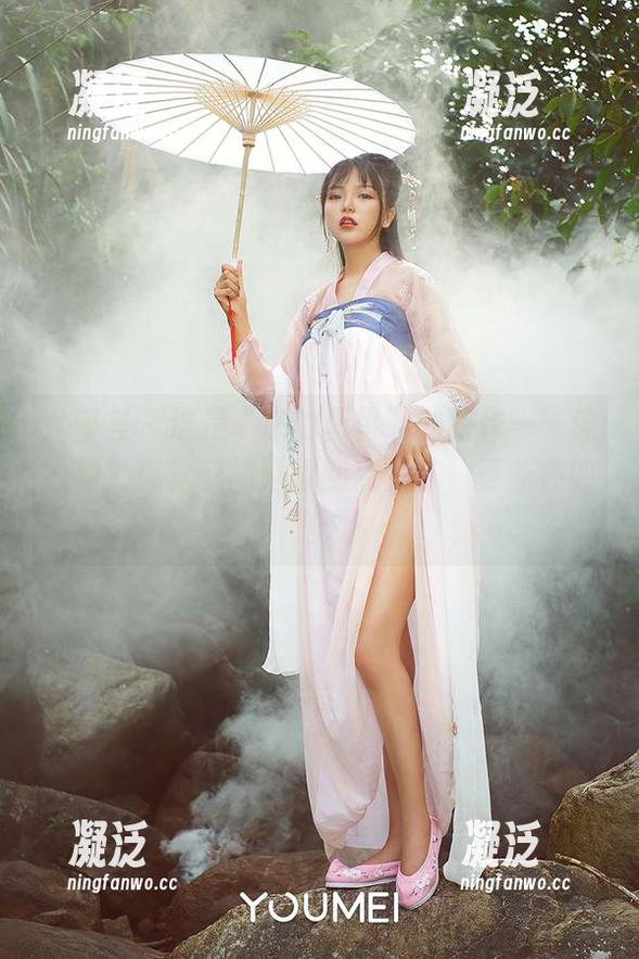 尤蜜荟 - 这是“您的蛋蛋”的新作——连衣裙？感觉又被她摸到点儿了，更新在即！