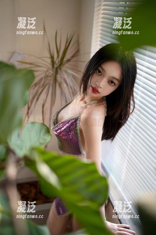 徐珺大哥 微密圈 - 徐珺大哥给你的一张少女写真:如何优雅得让人流口水?