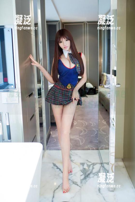 推女郎-娜露 推女郎 - 娜露的黑白套图是怎样的“单色戏法”,让我忍不住多看几眼。