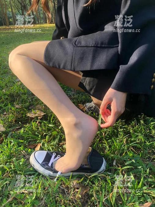 无敌哒小姨妈 微密圈 - 无敌哒小姨妈的蕾丝写真集:高清到眉毛都被放大了!