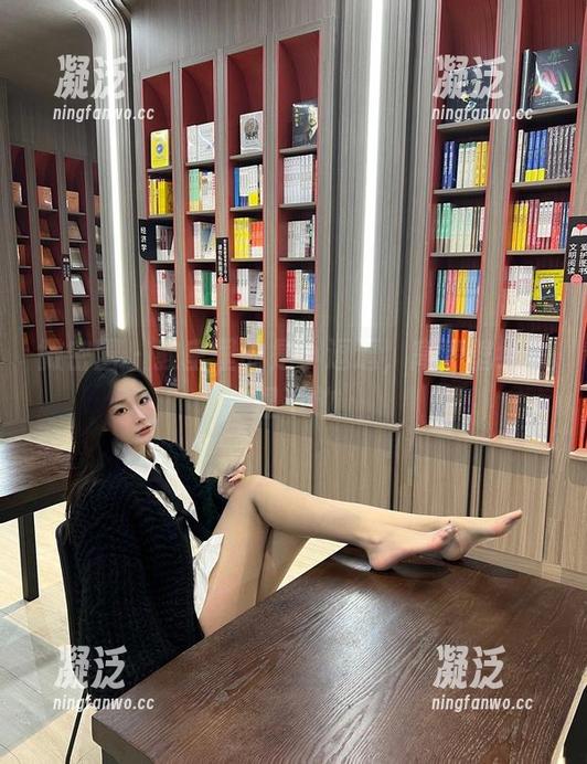微密圈 - 教室里的是小逗逗，高清壁纸拿捏不放