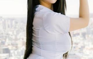 普美Bomi(보미)的油亮图包：不小心就被闪到了眼睛…哈哈！