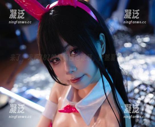 末夜787 来了,末夜787的最新白色泳装,俨然夏日的集中营!