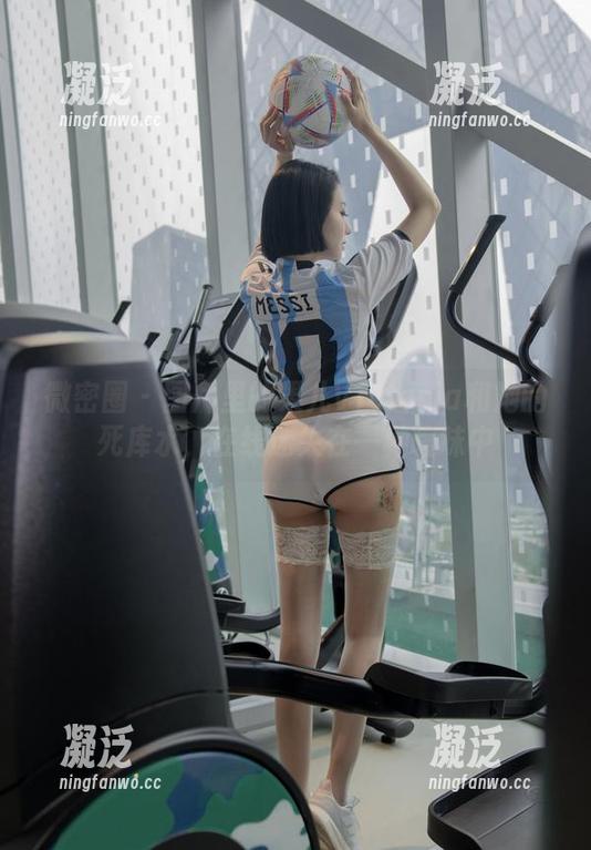 果儿Victoria 微密圈 - 图片里的果儿Victoria和她的死库水,在线迷失在一种暧昧中