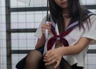柒柒不可爱的私拍写真，这粉红护士果然是有套路的，太会撩了！