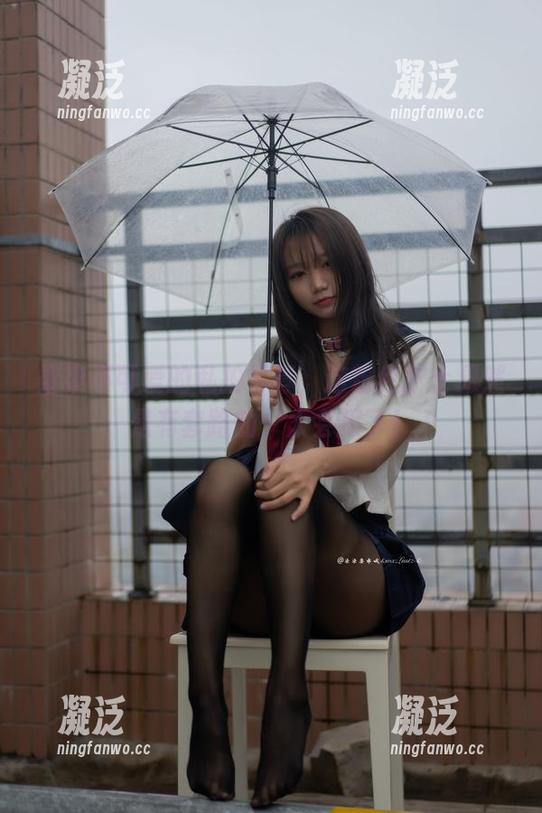 柒柒不可爱 柒柒不可爱的私拍写真,这粉红护士果然是有套路的,太会撩了!
