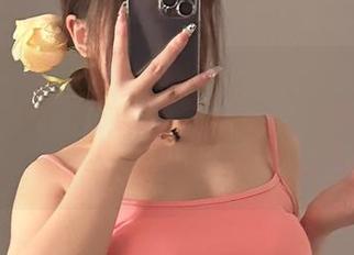 微密圈 – 就在这儿，桃沢樱呀的礼服全集来啦，原图的细节好到让我怀疑她是不是有不凡的超能力。