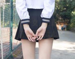 梦丝女神 – 天台少女，璇璇的私拍原图——哎呀，这表情让我心思乱飞。