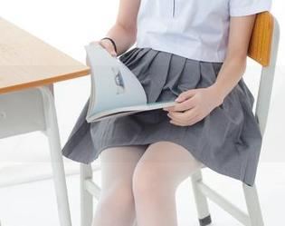 来自森萝财团的黑丝女仆网盘合集，像极了我那段妄想的青春纪念册。