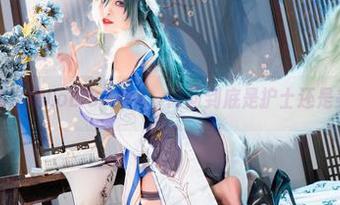 白大褂下的洛璃LoLiSAMA，问问到底是护士还是美图达人？