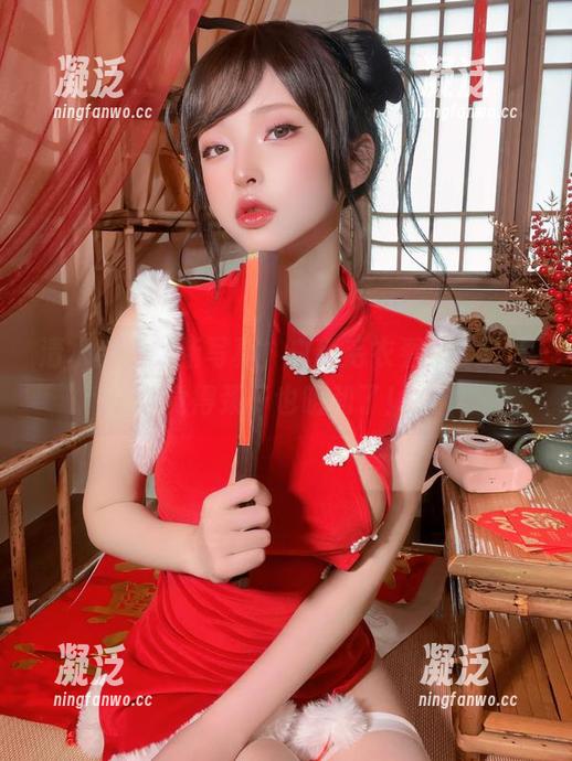 清水由乃的新写真，白色毛衣看久了让人觉得颈子也暖和了！
