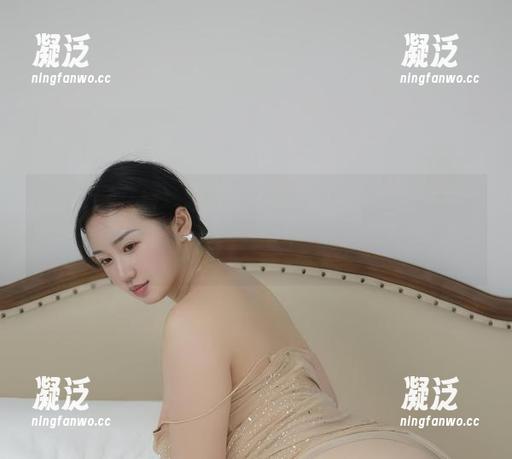 瑜瑾u 微密圈 - 在白色蕾丝的反射中,瑜瑾u的原图里藏着假想的泡泡,缓缓溜走,再次也想捉住它。