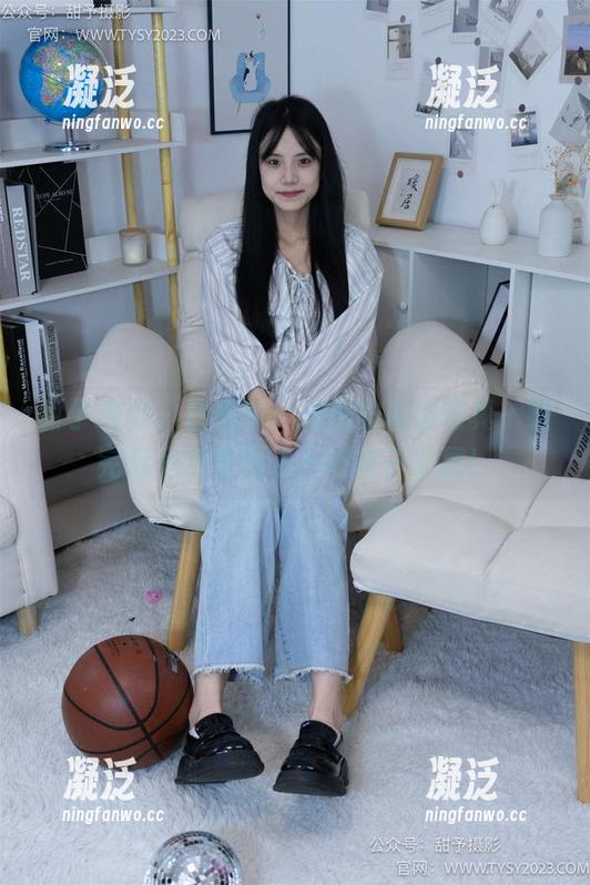 甜予摄影 - 白棉袜：思思的私房写真，晒完后竟然策划了一场袜子联展！