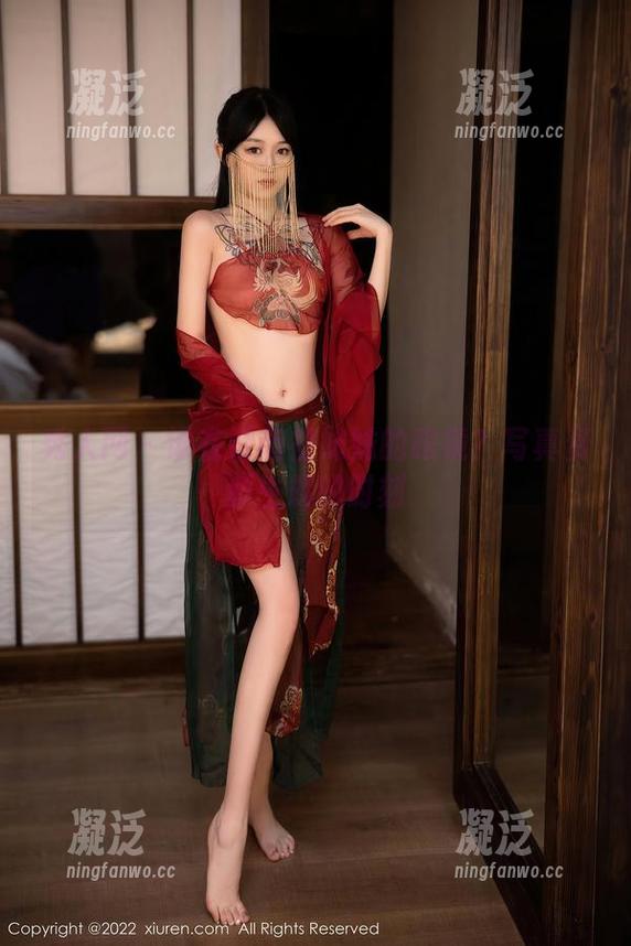 秀人网 - 谁在说南初妹妹的眼镜？写真资源生辉的时刻