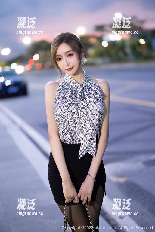 秀人网-双笙Alina 秀人网 - 双笙Alina的皮衣秀:图库里最IN的风格,快跟上啊!