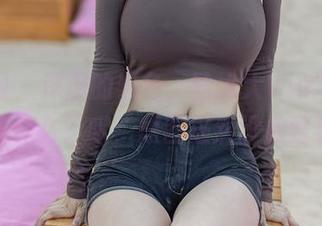 秀人网 – 深邃的黑色，晗大大Via写真真的丢了什么？哦，原图居然没放整容前！